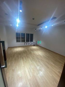 Cho thuê nhà phân lô ngõ 126 Khuất Duy Tiến. 55m2, 5 tầng, 20tr