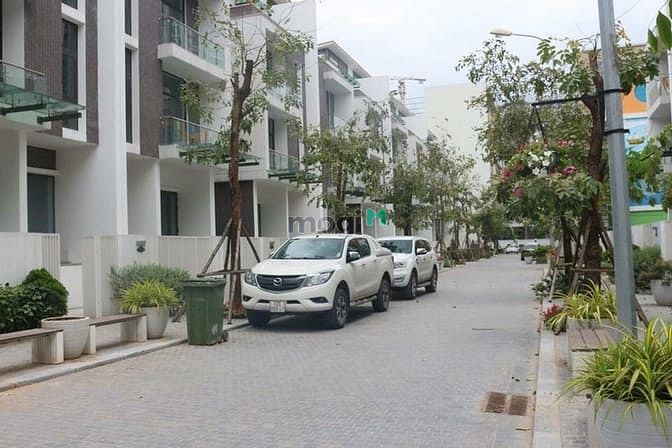 Cho thuê Biệt Thự 201 Nguyễn Tuân,dt 100m x4 tầng nổi + 1 hầm, mt 6m