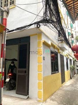 Cho thuê nhà riêng tại Trần Cung. Cầu giấy dt 40m x4T, 11tr/th