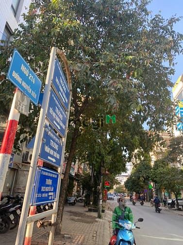 cho thuê nhà phân Lô vỉa hè ngõ 214 Nguyễn Xiển 60m x4T, mt 4m,22tr
