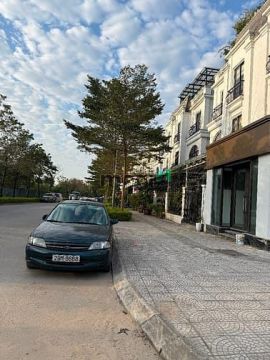 Cho thuê Biệt Thự Nguyễn Xiển dt 150m x5t Thông sàn, Thang Máy.