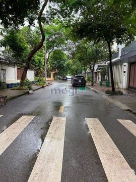 Cho uê nhà liền kề DT 70m2 x 5T, MT 4m. 18tr/th, taị cục 5 Tân Triều