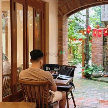 Cho thuê mặt bằng kinh doanh có sân vườn phố Đội Cấn