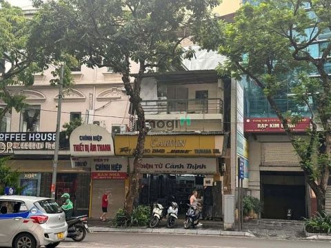 Cho thuê nhà nguyên căn mặt phố Hàng Bài - Vị trí Kim Cương