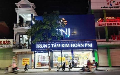 Cho thuê nhà MP Xuân La- DTSD 320m2- Mặt tiền 7m - KD đỉnh