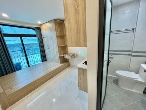 Cho thuê căn hộ 2PN Lạc long quân ven Hồ tây , full nội thất, ở ngay