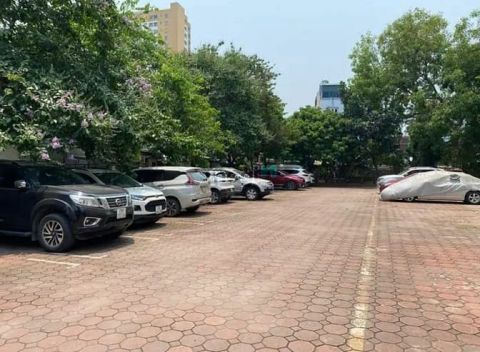 Cho thuê căn hộ CC Tầng 4 Nơ 5, căn góc Khu đô thị Pháp Vân, 10tr
