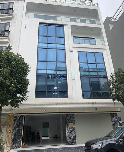 Cho thuê nhà ngã tư sở, 100m2 6 tầng mặt tiền 6m thông sàn thang máy