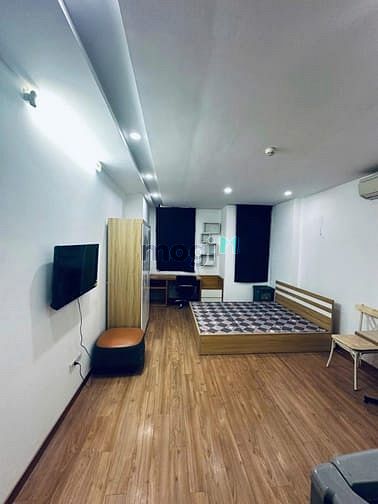 cho thuê căn hộ tầng 4 mặt phố Trần Quang Diệu