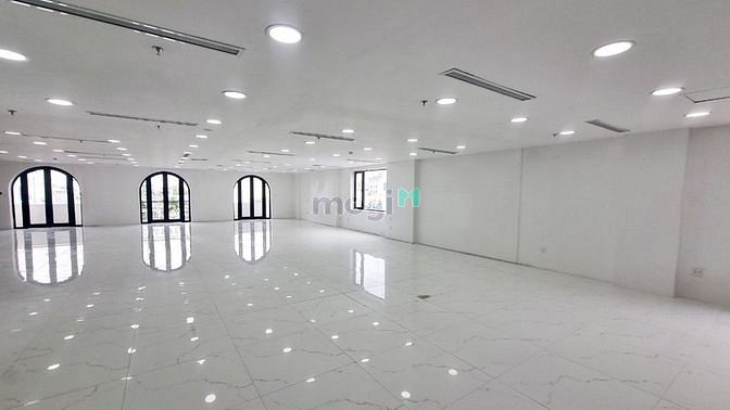 Chính chủ cho thuê VP ngõ 106 Hoàng Quốc Việt. DT sàn lên tới 200m2