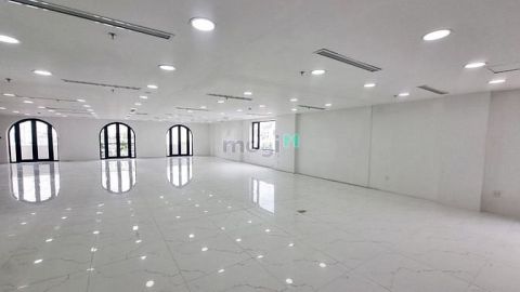 Chính chủ cho thuê VP ngõ 106 Hoàng Quốc Việt. DT sàn lên tới 200m2