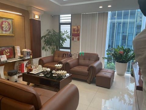 cho thuê văn phòng đầy đủ bàn ghế rồi về chỉ việc hoạt động 130m2