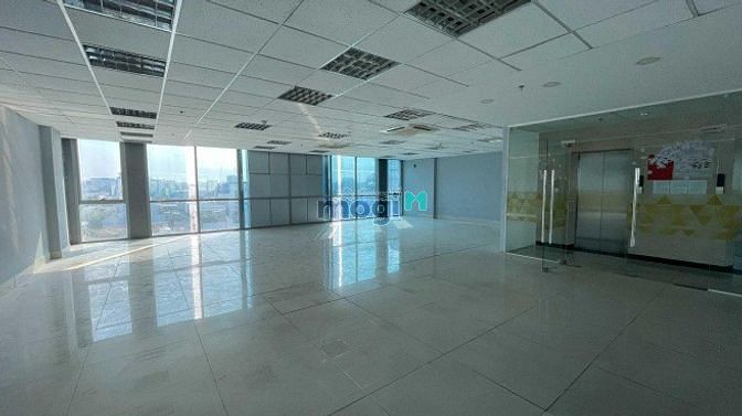 CHO THUÊ - Văn Phòng VIP ở Cầu Giấy - Ngay gần mặt phố, lô góc 200m2