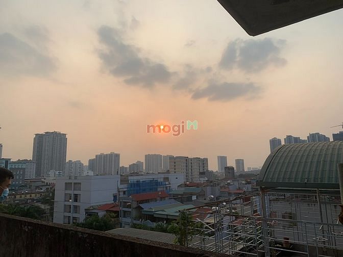 Cho thuê văn phòng kinh doanh phố Mai Dịch - 135m2 - 16 triệu