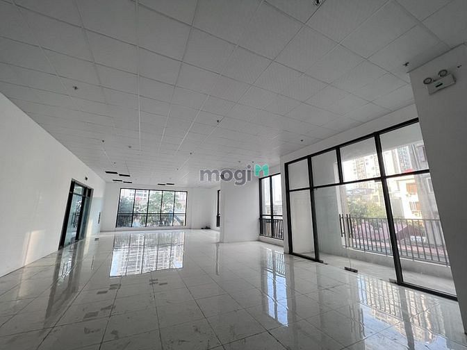 Cần nhượng văn phòng tại chung cư Nguyễn Huy Tưởng, lô góc có ban công