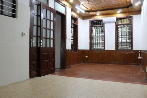 Cho thuê tầng 1 làm văn phòng, vị trí đẹp, giá siêu tiết kiệm