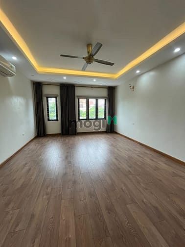 Cho thuê văn phòng Vạn Phúc- Tố Hữu, diện tích 70 m2, ngăn 2 phòng
