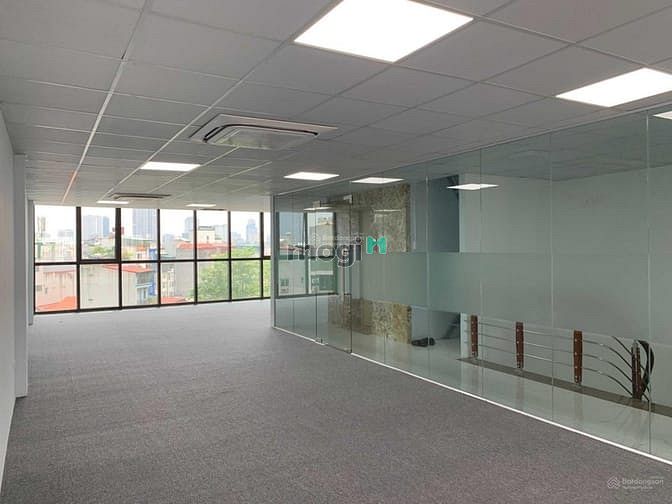 Cho thuê sàn văn phòng tại Trần Quốc Hoàn 125m2 giá 15tr/th