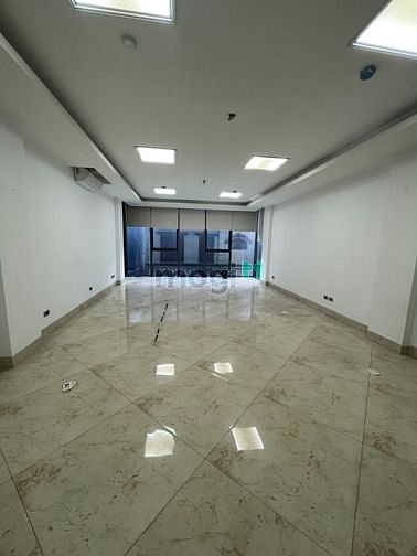 Cho thuê văn phòng ngay ngã tư Đại lộ Thăng long, gần Viglacera 55 m2