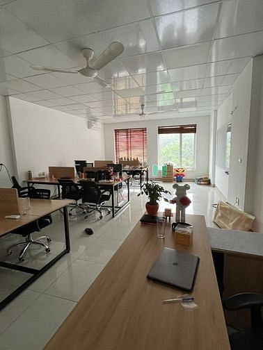 Cho thuê văn phòng Khuất duy Tiến, 60 m2/tầng, sàn thông thoáng