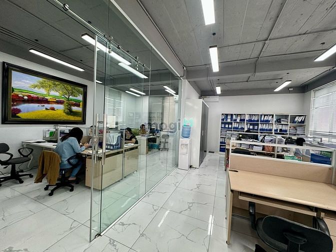 Cho thuê văn phòng dt 100 m2/tầng tại Nguyễn Xiển, gần phố đi bộ