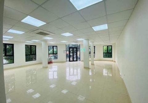 Cho thuê văn phòng đẹp gần Phùng Hưng dt 110 m2, sàn thông đẹp, giá rẻ