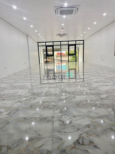 Cho thuê sàn văn phòng 130 m2/tầng, thông sàn, mới 100%