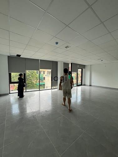 Cho thuê văn phòng đẹp tại Văn quán, 75 m2, mặt tiền rộng đẹp