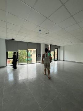 Cho thuê văn phòng đẹp tại Văn quán, 75 m2, mặt tiền rộng đẹp