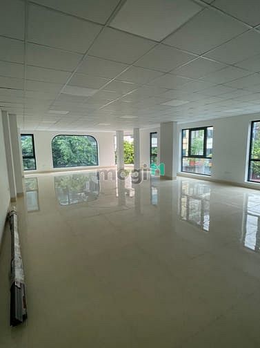 Cho thuê sàn văn phòng 150 m2, 2 mặt thoáng, sàn thông rất đẹp