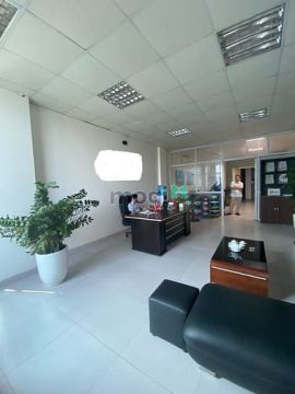 Cho thuê văn phòng Vạn Phúc, 70 m2/tầng, sàn thông, giá rẻ, oto đỗ cửa