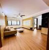 Bố Mẹ tôi cần bán căn hộ tại chung cư 671 Hoàng Hoa Thám, 76m2, 2n2vs, sổ đỏ cất két
