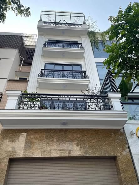 LIỀN KỀ-VĂN PHÚ-HÀ ĐÔNG-Còn hơn 16 tỷ-Ngay cột đồng hồ-Vỉa hè rộng thênh thang-Kinh doanh đa ngành: