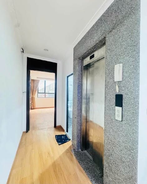 Mặt phố Hổ Tùng Mậu - 28 tỷ - 70m2 - 6 tầng thang máy - MT 5m - 10P KK - 1 măt phố - 1 mặt ngõ ô tô