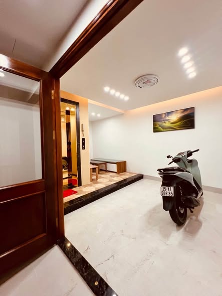 Nhà Mới Tôn Đức Thắng- 30m - 6 Tầng- 8.9 TỶ - Full Nội Thất - Thang Máy