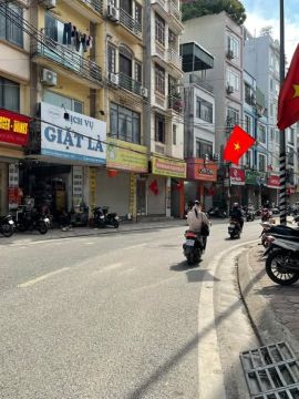 MẶT PHỐ SINH VIÊN - NGAY TÔN THẤT TÙNG - GẦN ĐẠI HỌC Y, NGÂN HÀNG, THUỶ LỢI,… - 13 TR/THÁNG.