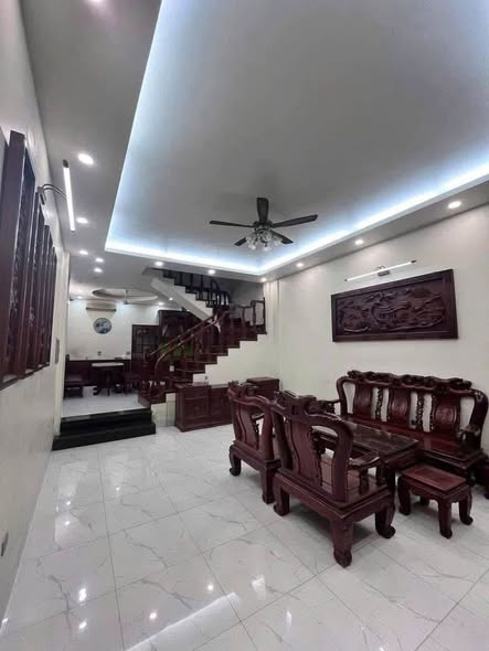 Cho thuê nhà nguyên căn ngõ 5xx Kim Ngưu, Hai Bà Trưng