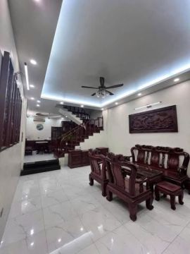 Cho thuê nhà nguyên căn ngõ 5xx Kim Ngưu, Hai Bà Trưng
