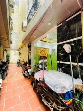 BÁN NHÀ _ TẠI PHỐ TAM TRINH _ HOÀNG MAI _ Diện Tích : 30m x 5 Tầng. MT 4,8m. Giá 5,99 Tỷ _ SỔ ĐỎ ...