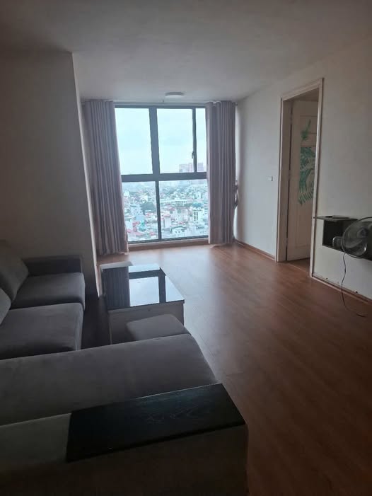 Cho thuê căn hộ Dịch Vọng - Cầu Giấy. DT 120m2, 3 ngủ, 2wc, đủ đồ. Giá: 15trieu/tháng, gần Cvien ...