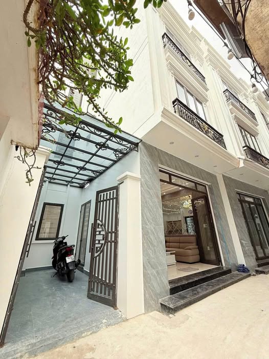 Đăng mãi ko bán được nên mình đăng lại cần bán nhà Hà Nội gần bệnh viện quân Y. diện tích 35m sẵn...