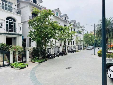 BIỆT THỰ LẠC LONG QUÂN - XUÂN LA TÂY HỒ - KHU QUAN CHỨC LÃNH ĐẠO - AN NINH NỘI KHU - CÓ HẦM - GIÁ...
