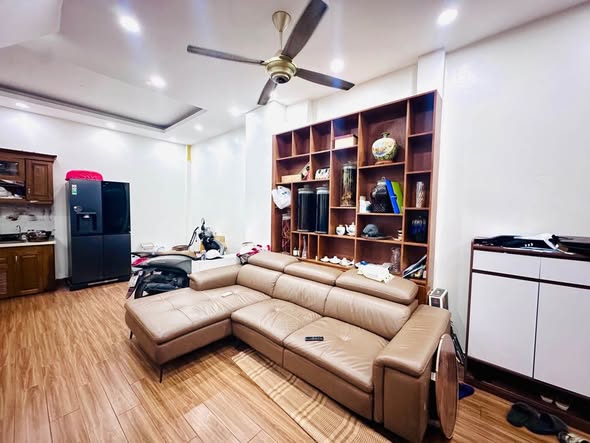 5,9 TỶ – NHÀ PHÂN LÔ, VỈA HÈ, Ô TÔ TRÁNH – GẦN HỌC VIỆN NÔNG NGHIỆP