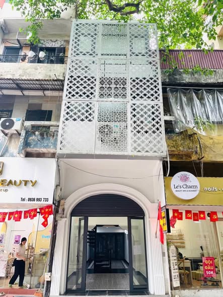 CHO THUÊ NHÀ MẶT PHỐ NGUYỄN CÔNG HOAN, GIẢNG VÕ, BA ĐÌNH