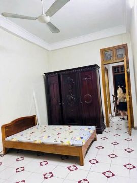 Bán nhà riêng 2 tầng phố Ngọc Hà - Ba Đình. DT 50m² x MT 5.6M. Giá 9.6 tỷ