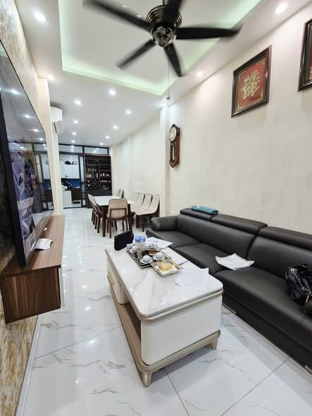 BÁN NHÀ TÔN ĐỨC THẮNG.