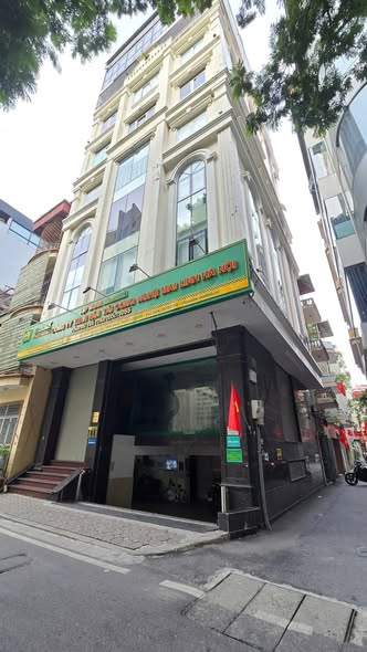 ( MẶT TIỀN 11M ) BÁN NHANH Tòa nhà MP NGUYỄN VĂN TUYẾT - Phố Ẩm Thực HOT NHẤT NHÌ - ĐỐNG ĐA QUẬN.