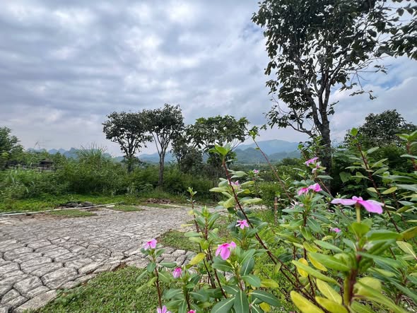 Nhỉnh 2 tỷ xíu mua ngay 409m-100m thổ cư đất giáp sân golf sky lake Vị trí Liên Sơn, Lương Sơn, H...