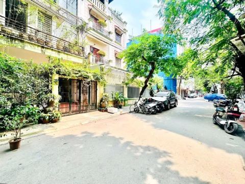 BIỆT THỰ MỸ ĐÌNH - 140m2 - MẶT TIỀN 11M - GIÁ 40 TỶ - VỈA HÈ - OTO TRÁNH