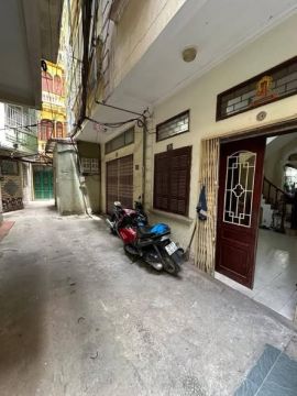 Nhà nằm trung tâm quận Ba Đình, cực hiếm khi có nhà bán. Khu vực an ninh tốt, dân trí cao, sáng đ...